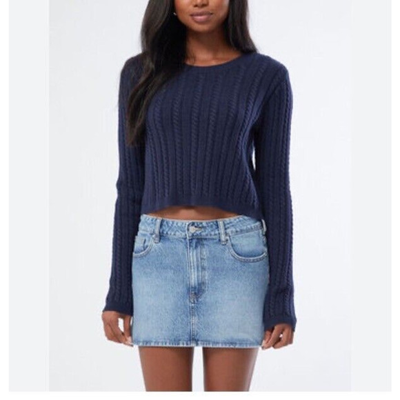 Abercrombie & Fitch Sweater Women's XS Navy Slightly Cropped Open Knit Beachy - Picture 1 of 6
